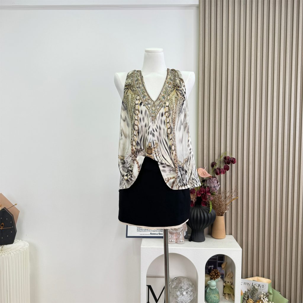 Momoshero Leopard Print Top with Black Skirt Set